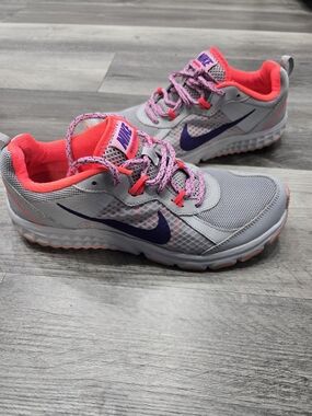 Nike Wild Trail Women's running shoes in gray with pink and purple accents